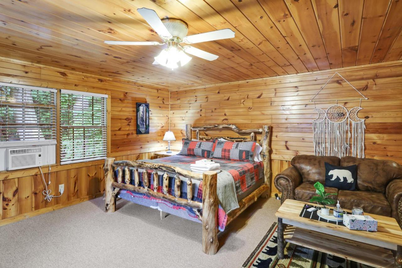 2 Separate Cabins Along A Peaceful Creek With Resort Amenities Ellijay Exterior photo