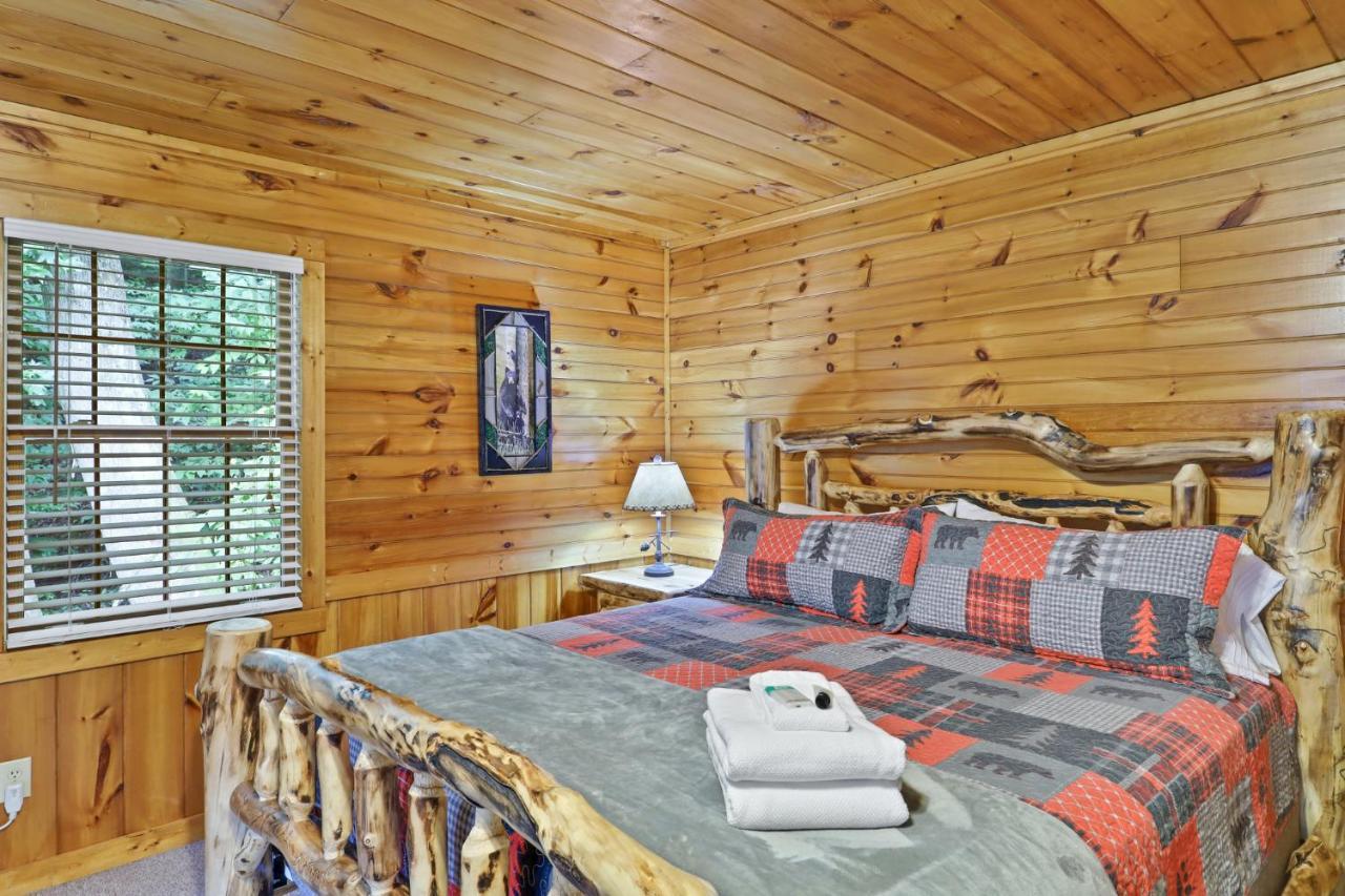 2 Separate Cabins Along A Peaceful Creek With Resort Amenities Ellijay Exterior photo